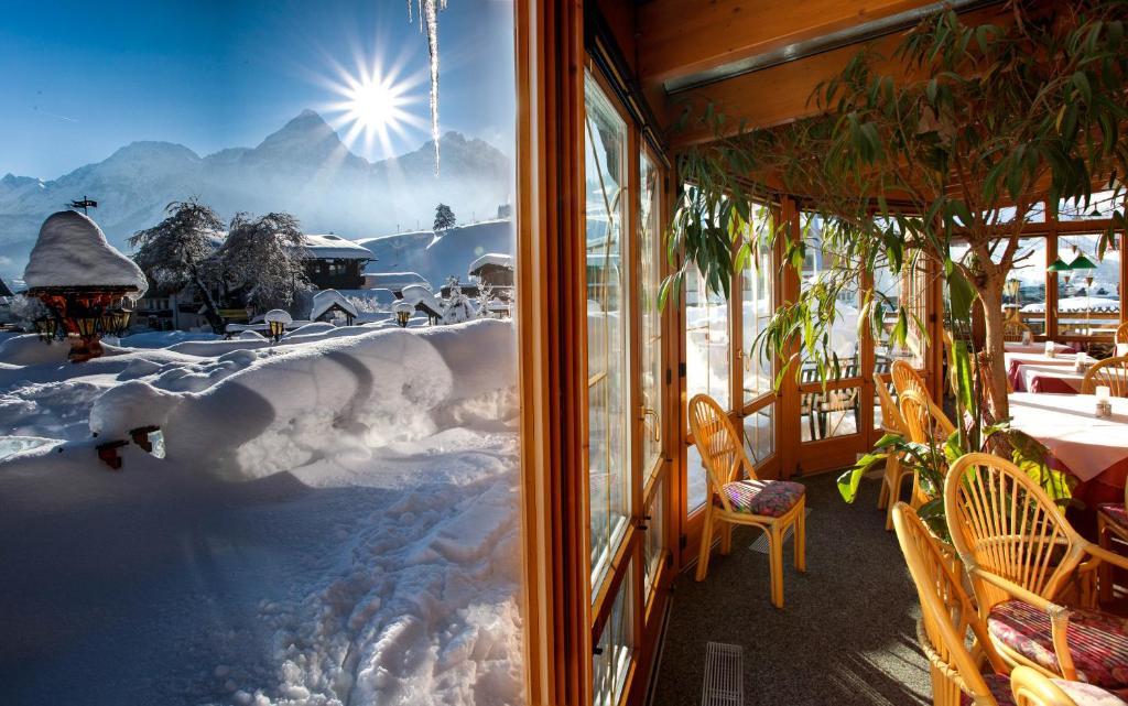 Hotel Bergland Lermoos Extérieur photo